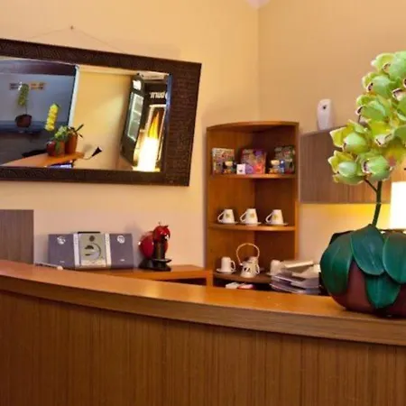 Hotel Emporio 4*